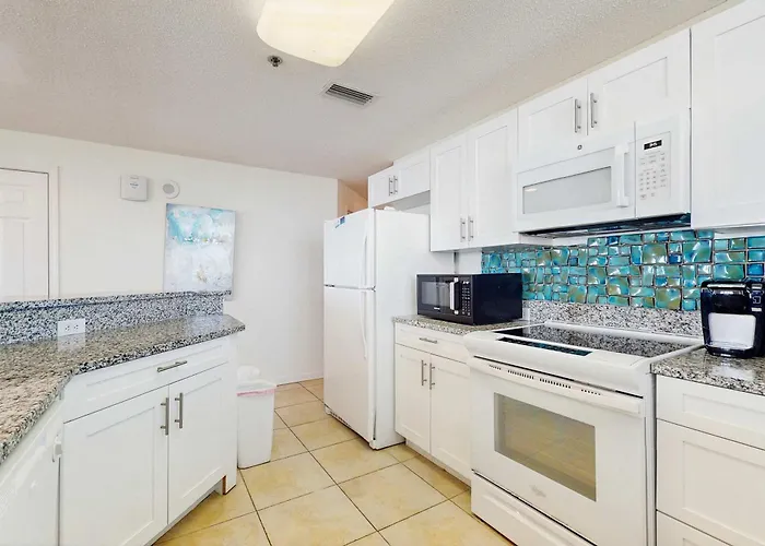 Coastal With Access Pool Sauna And Tennis Courts