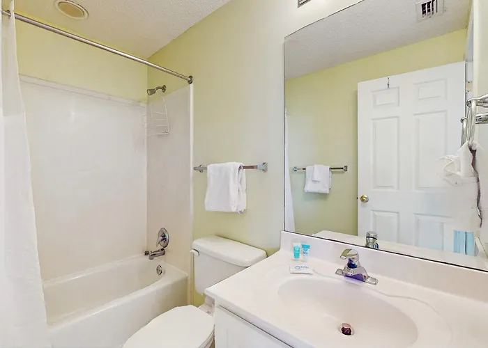 Coastal With Access Pool Sauna And Tennis Courts