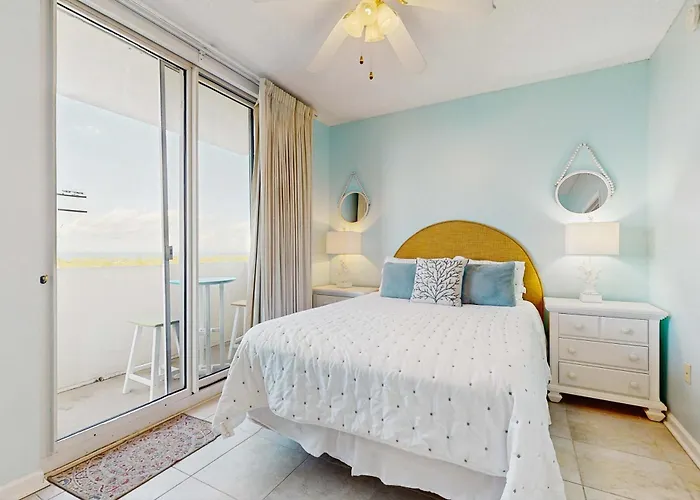 Coastal With Access Pool Sauna And Tennis Courts *
