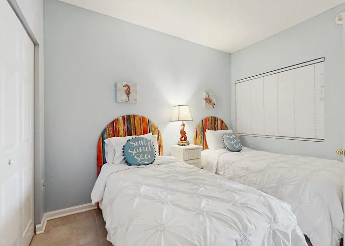 Coastal With Access Pool Sauna And Tennis Courts